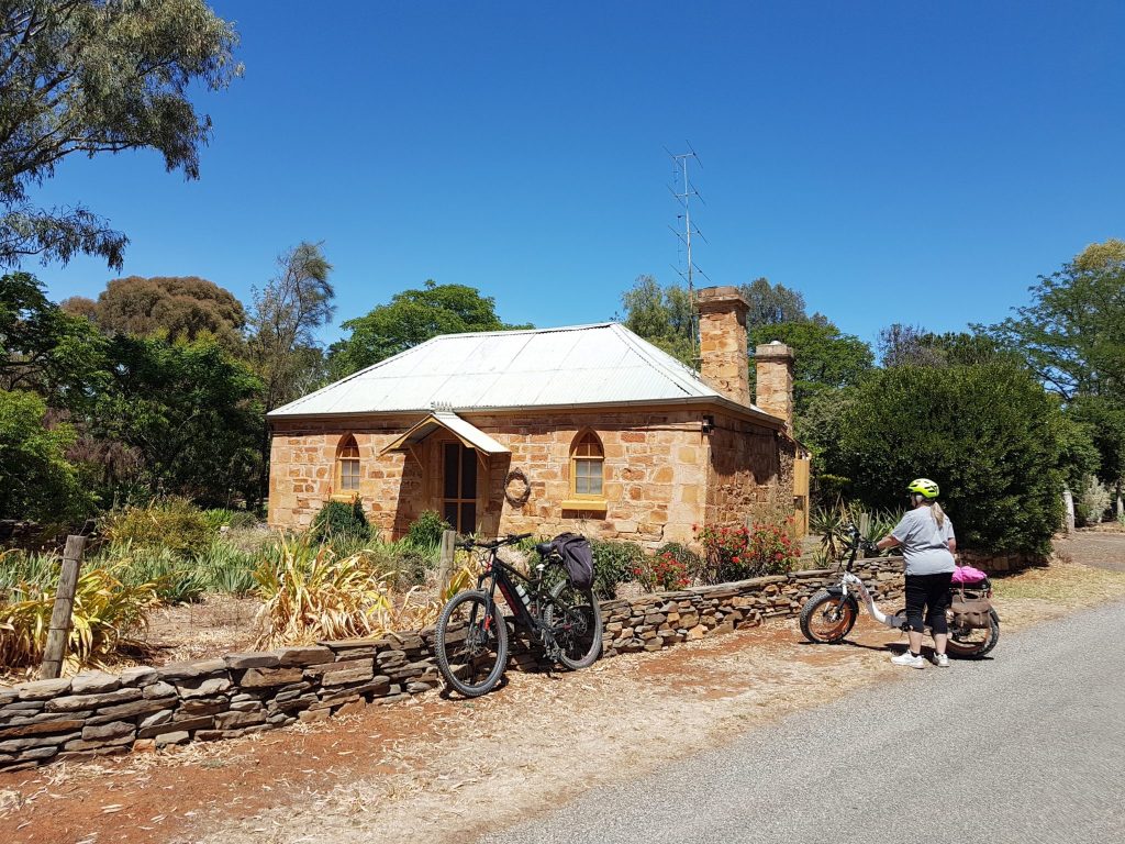 Lavender Cycling Trail (M2C) - Clare to Waterloo Historic cottage in Mintaro